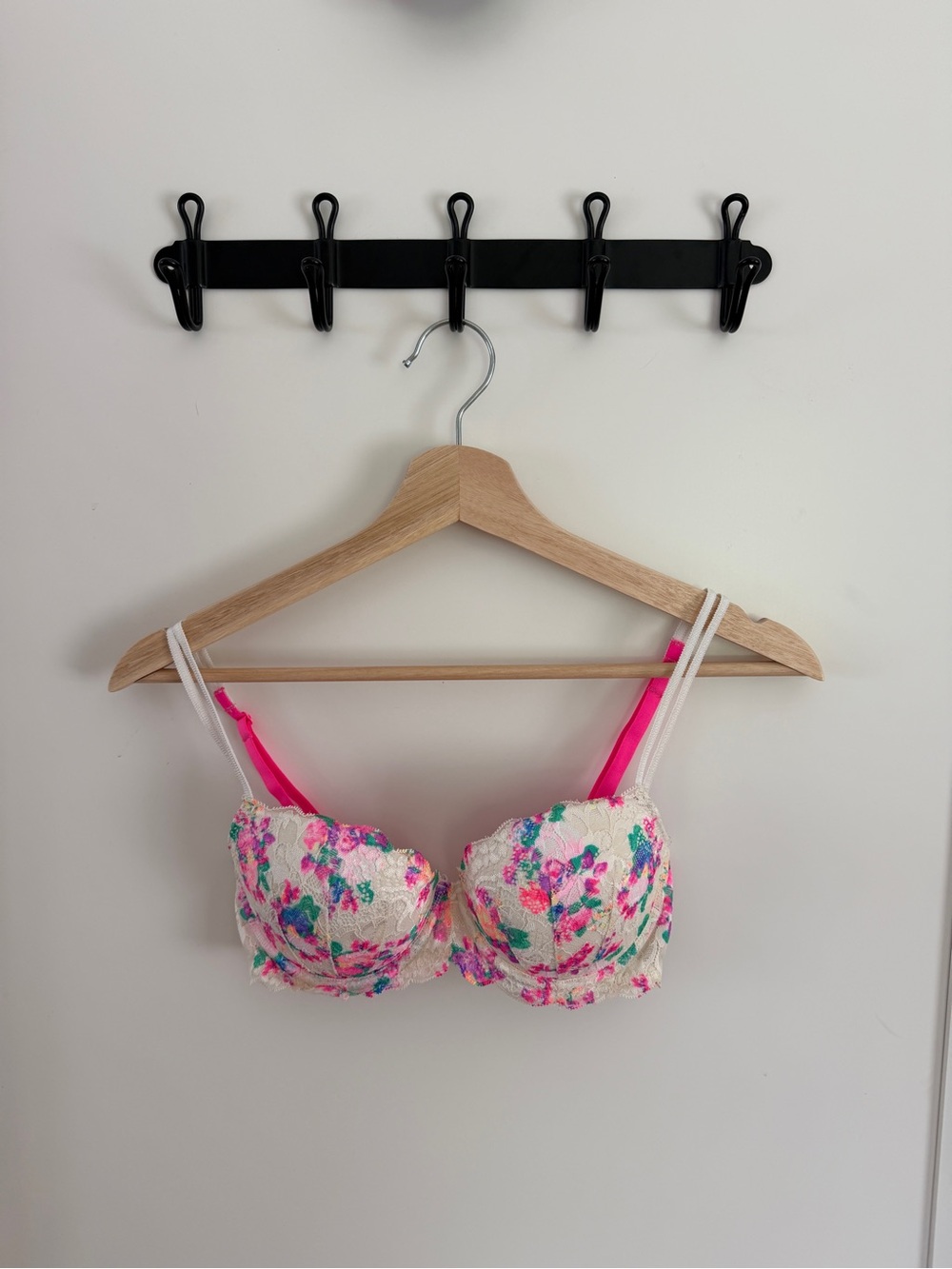 Like New Victoria’s Secret PINK 32C Balconette Push-Up Bra Floral Lace